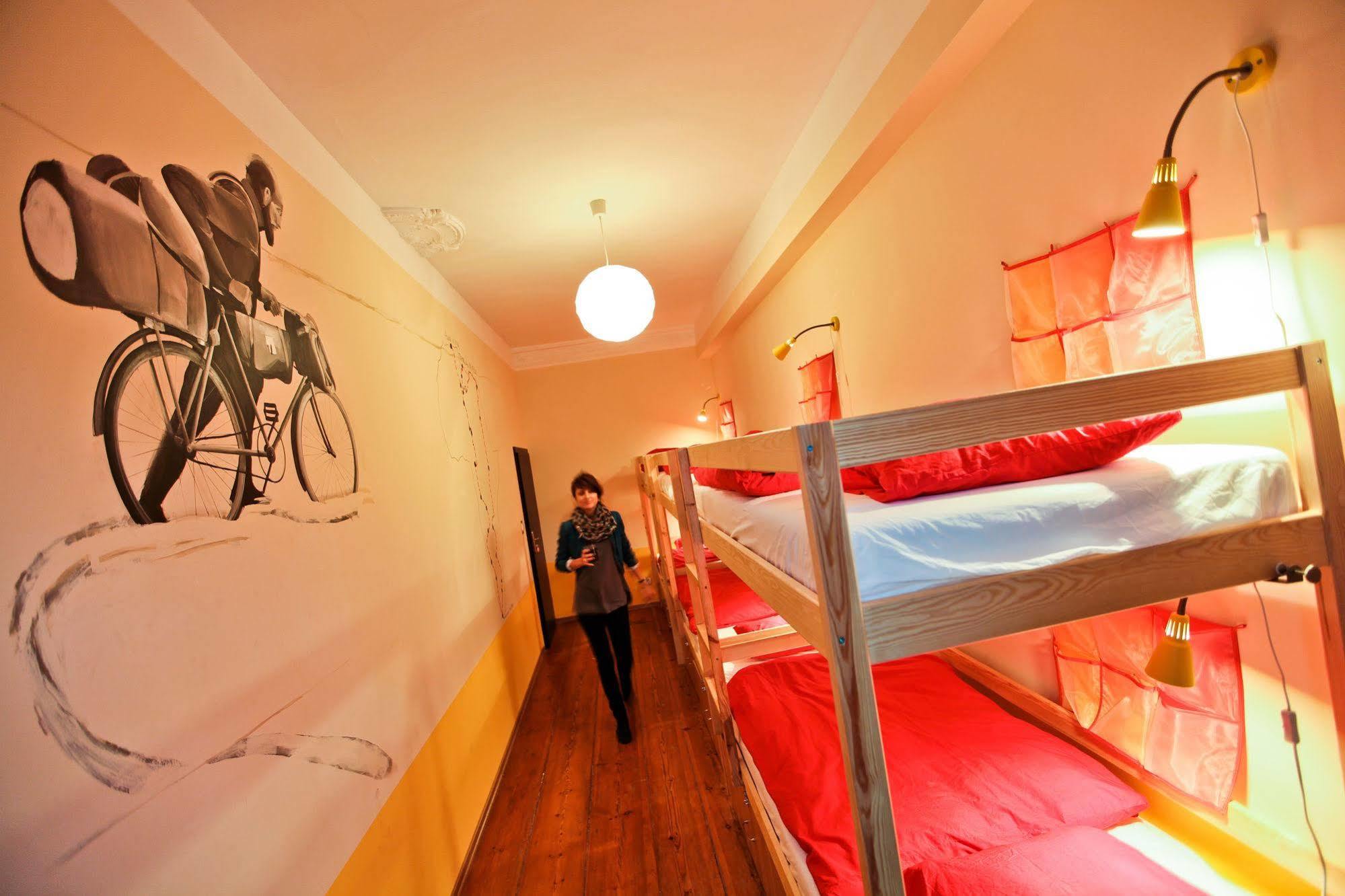Poco Loco Hostel Познан Екстериор снимка